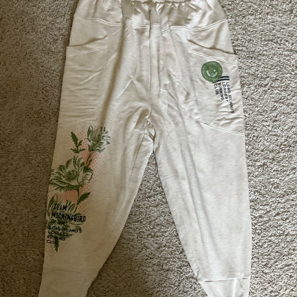 ANTHROPOLOGIE DAILY PRACTICE RELAXED JOGGER. SIZE: S. IVORY. - Picture 4 of 10